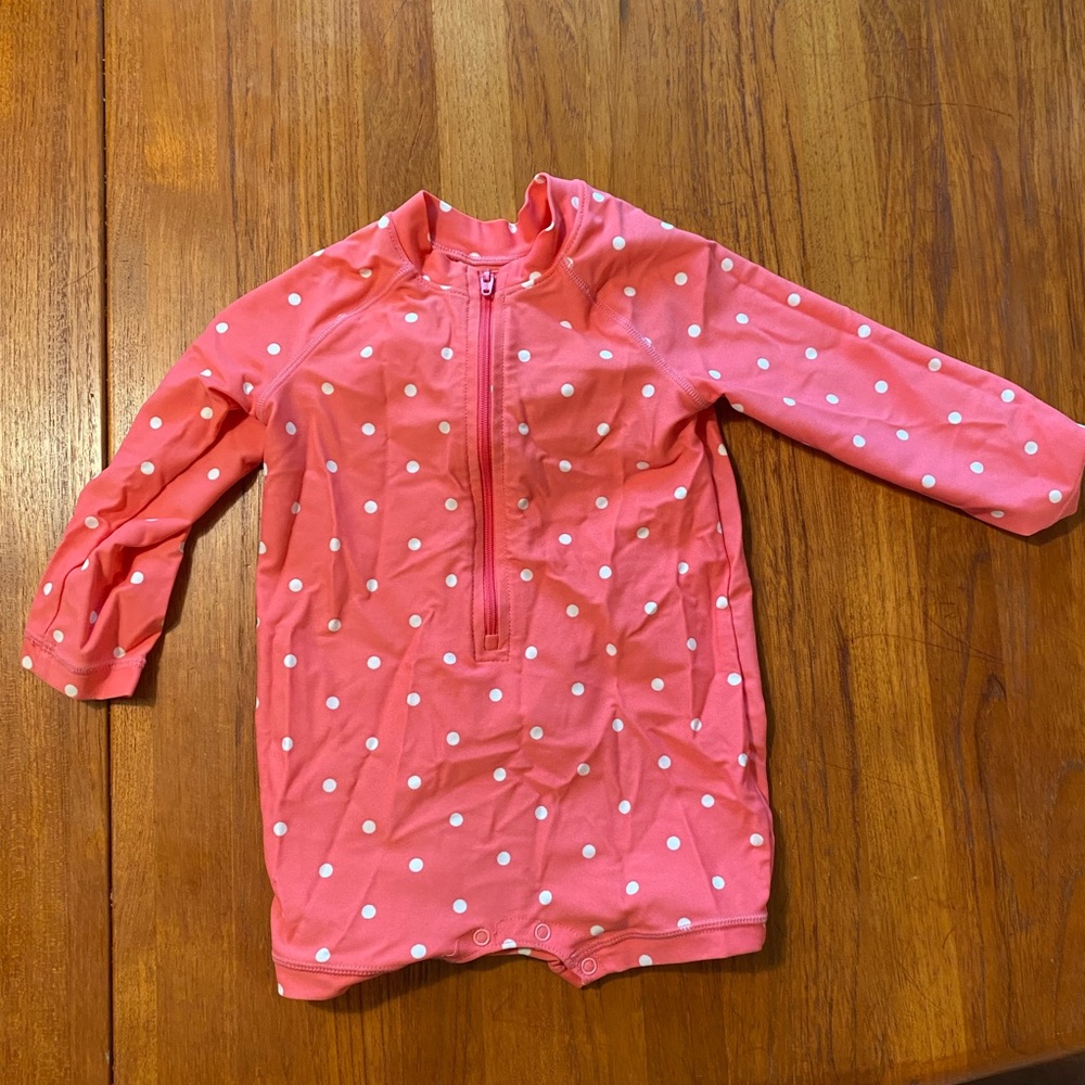 Primary polka dot rash guard